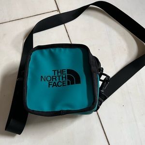 The North Face Explore Bardu II Bag used EUC